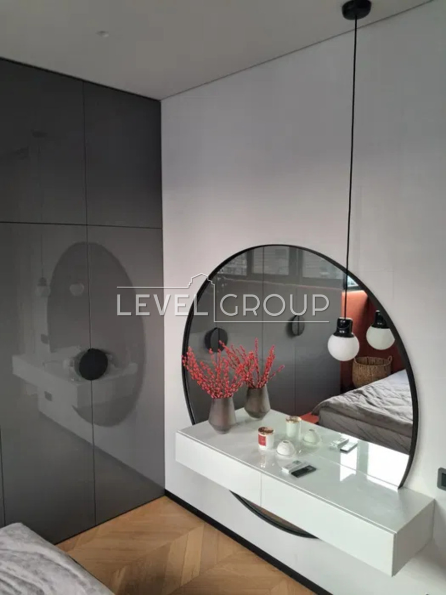 Андрія Верхогляда вул. (Михайла Драгомірова), 5