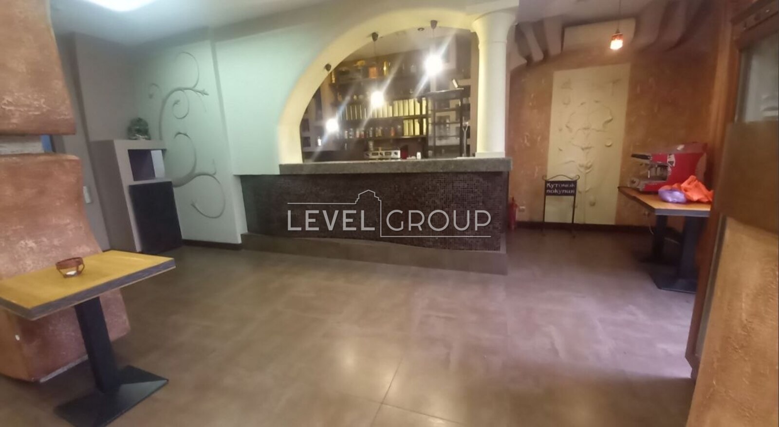 Раїси Окіпної вул., 10а