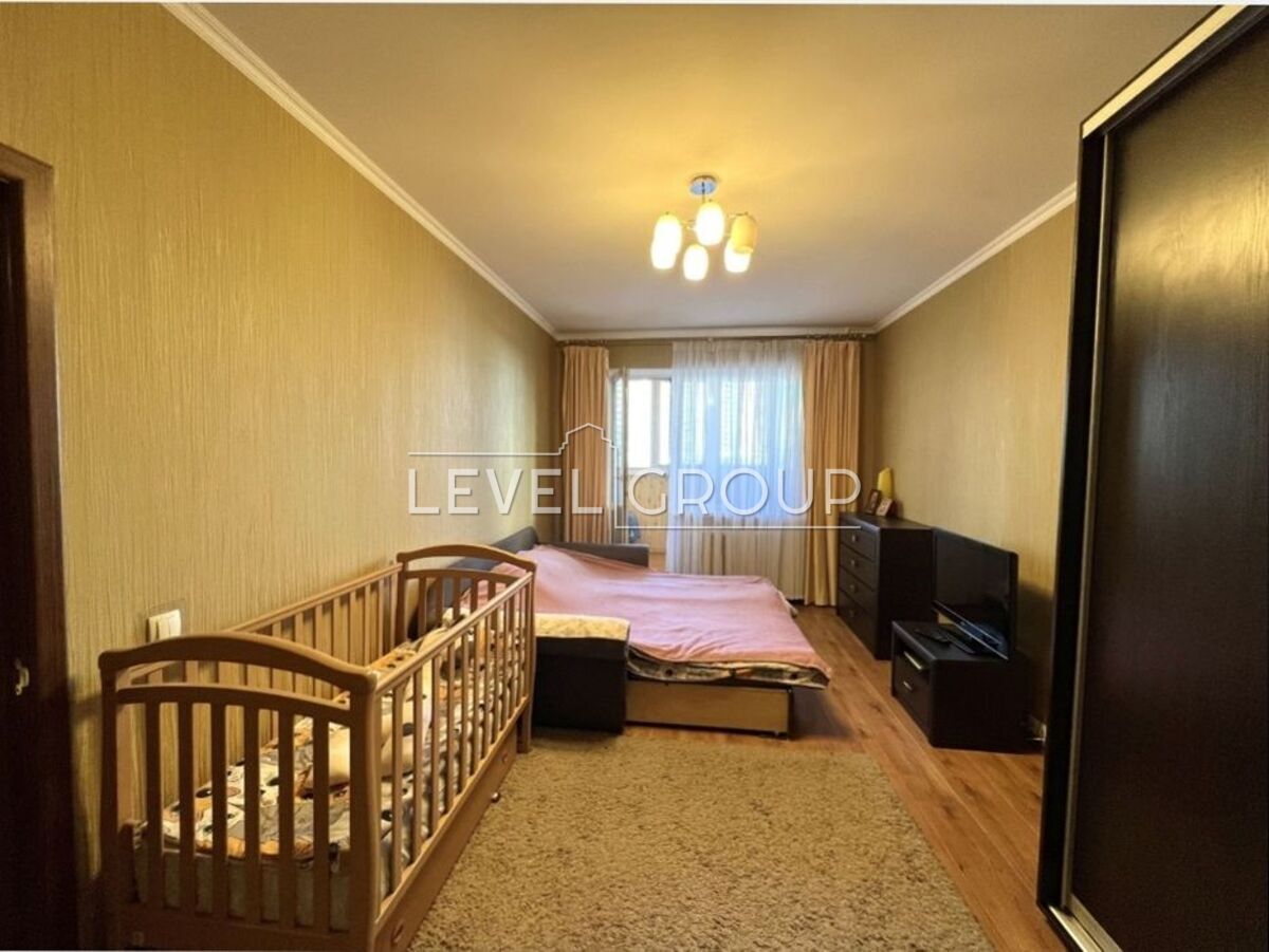 Петра Григоренка просп., 27