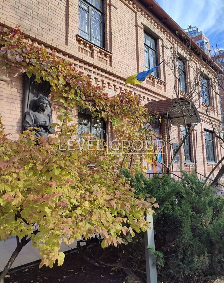 Велика Васильківська вул. (Червоноармійська), 132