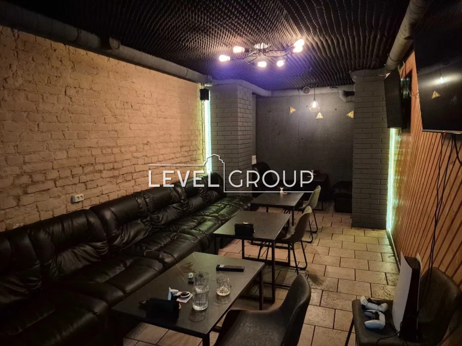 Інститутська вул., 27