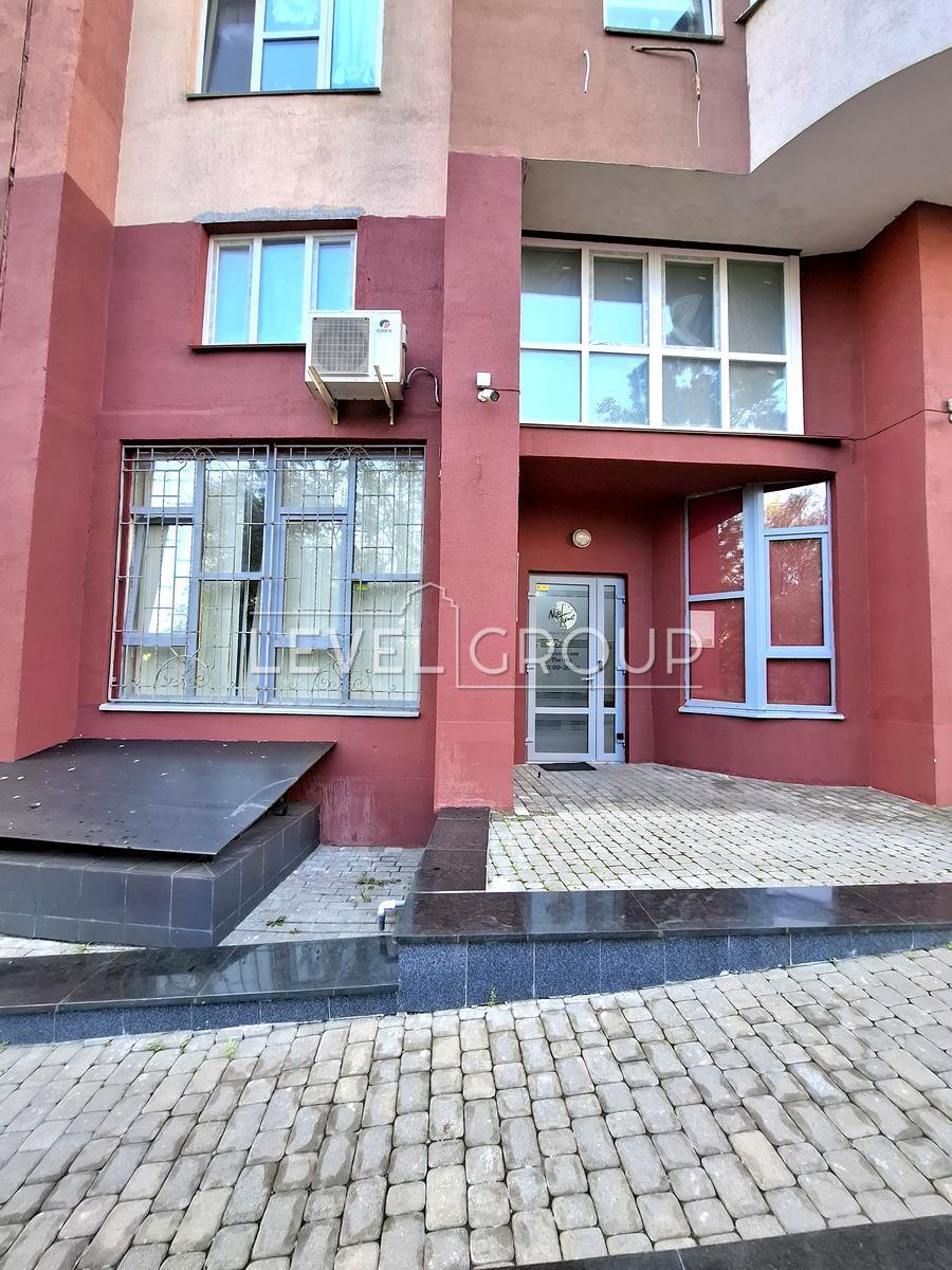 Федора Ернста вул., 16б