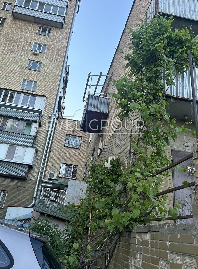 Valery Lobanovsky Ave. (Chervonozoryany), 96