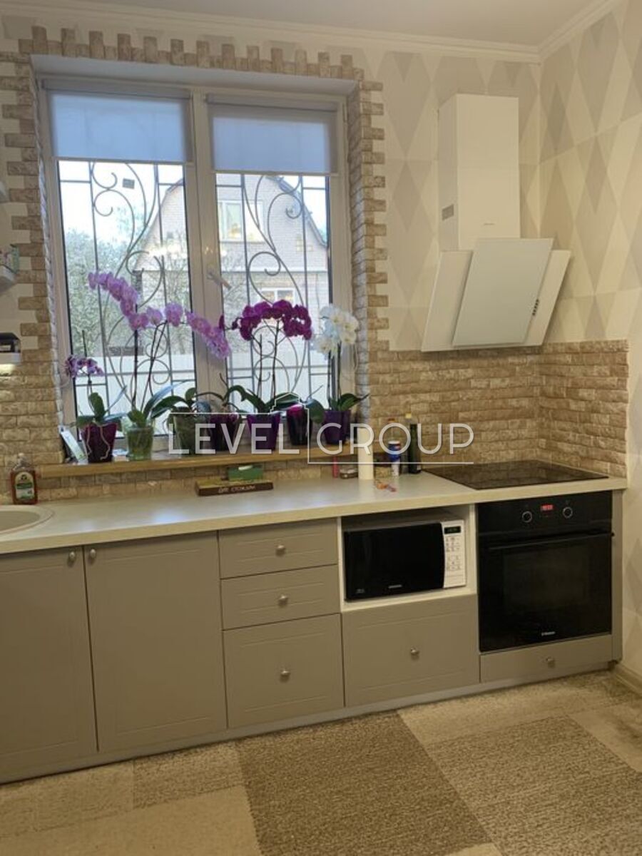 1 лінія вул., 909