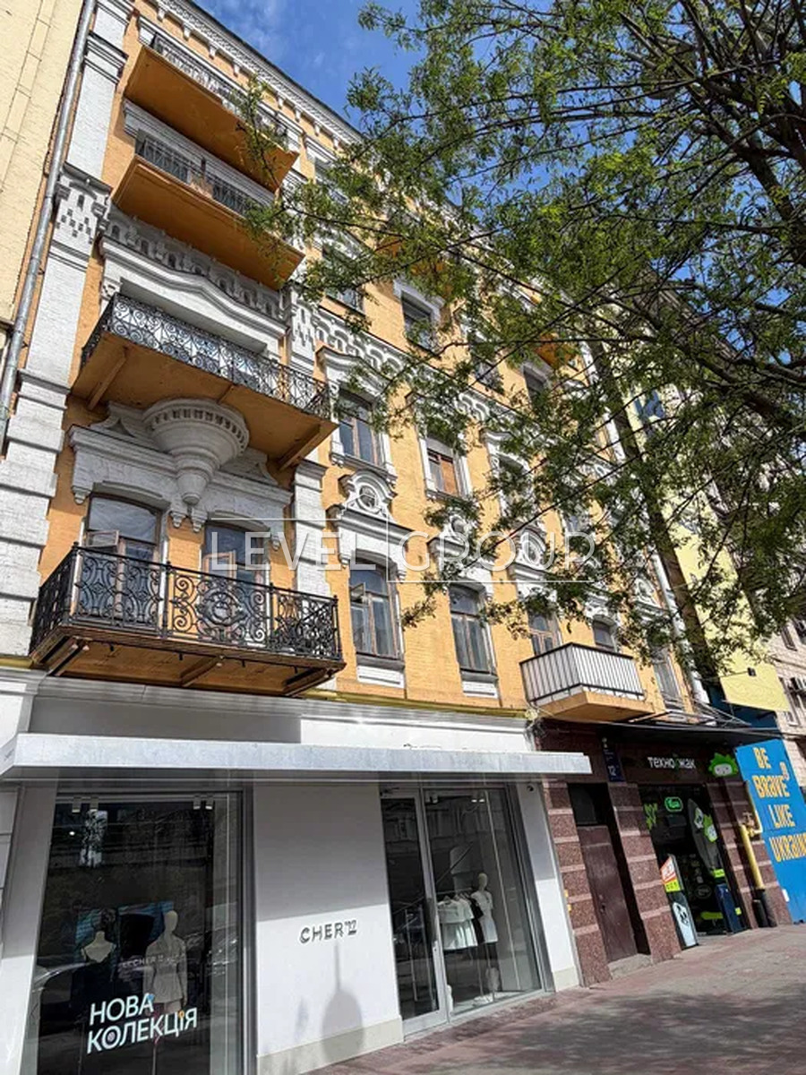 Велика Васильківська вул. (Червоноармійська), 12