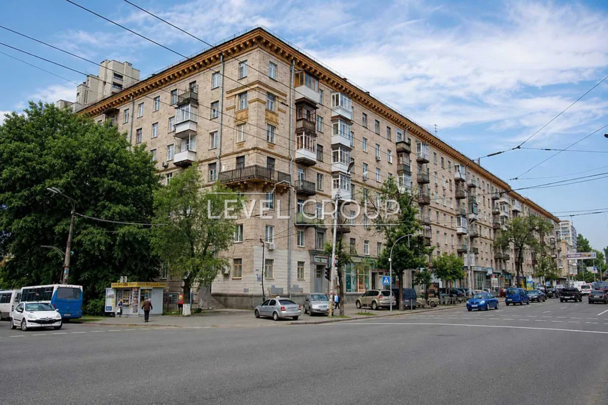 Велика Васильківська вул. (Червоноармійська), 134