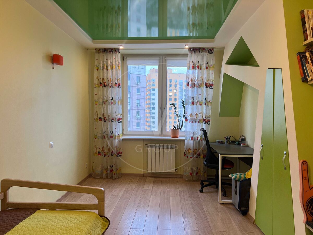 Olena Pchilka street, 2