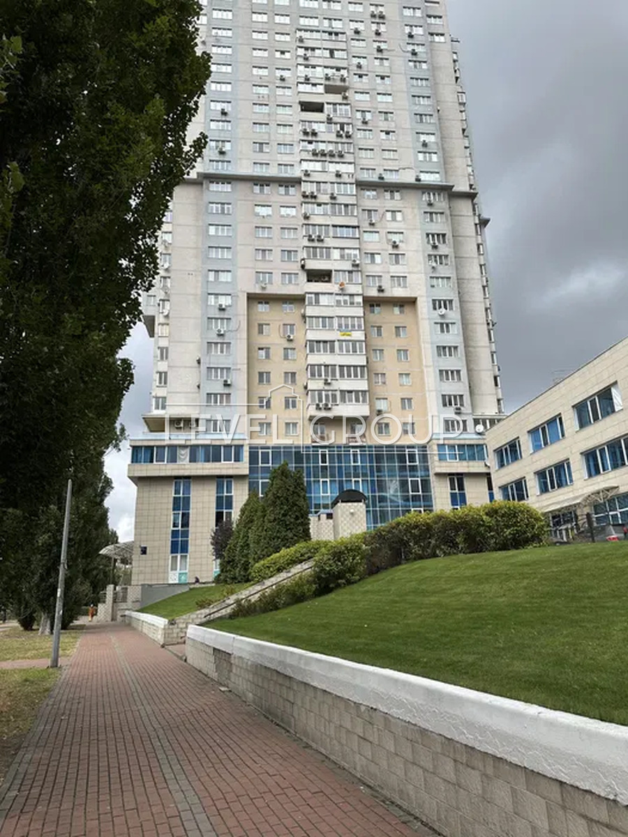 Yuriy Shumsky St., 1