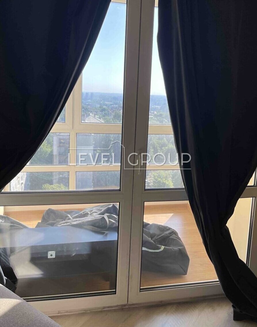 Бакинська вул., 37д