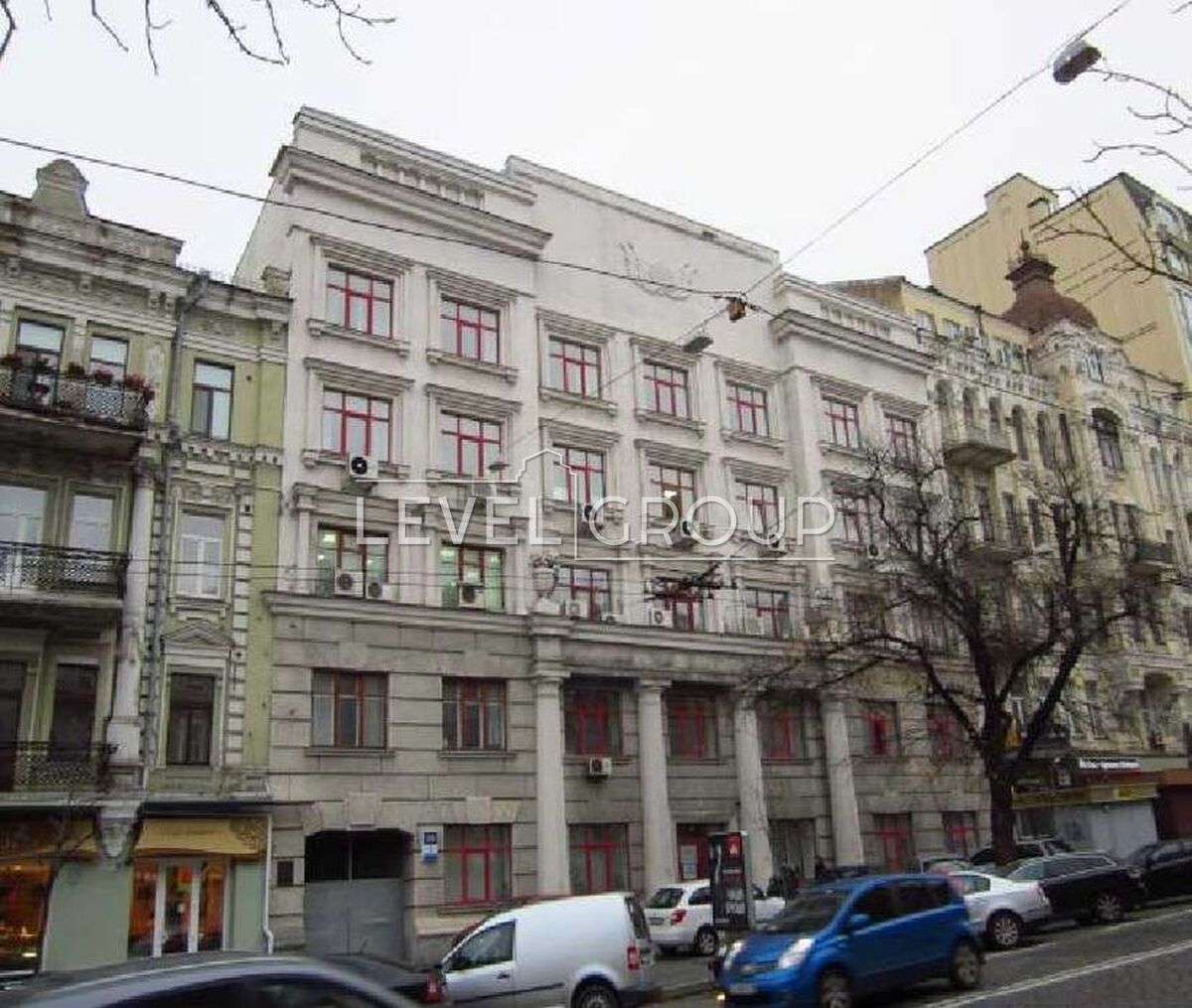 Богдана Хмельницького вул., 38