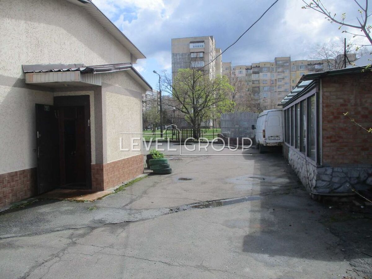 Володимира Івасюка просп. (Героїв Сталінграда), 65