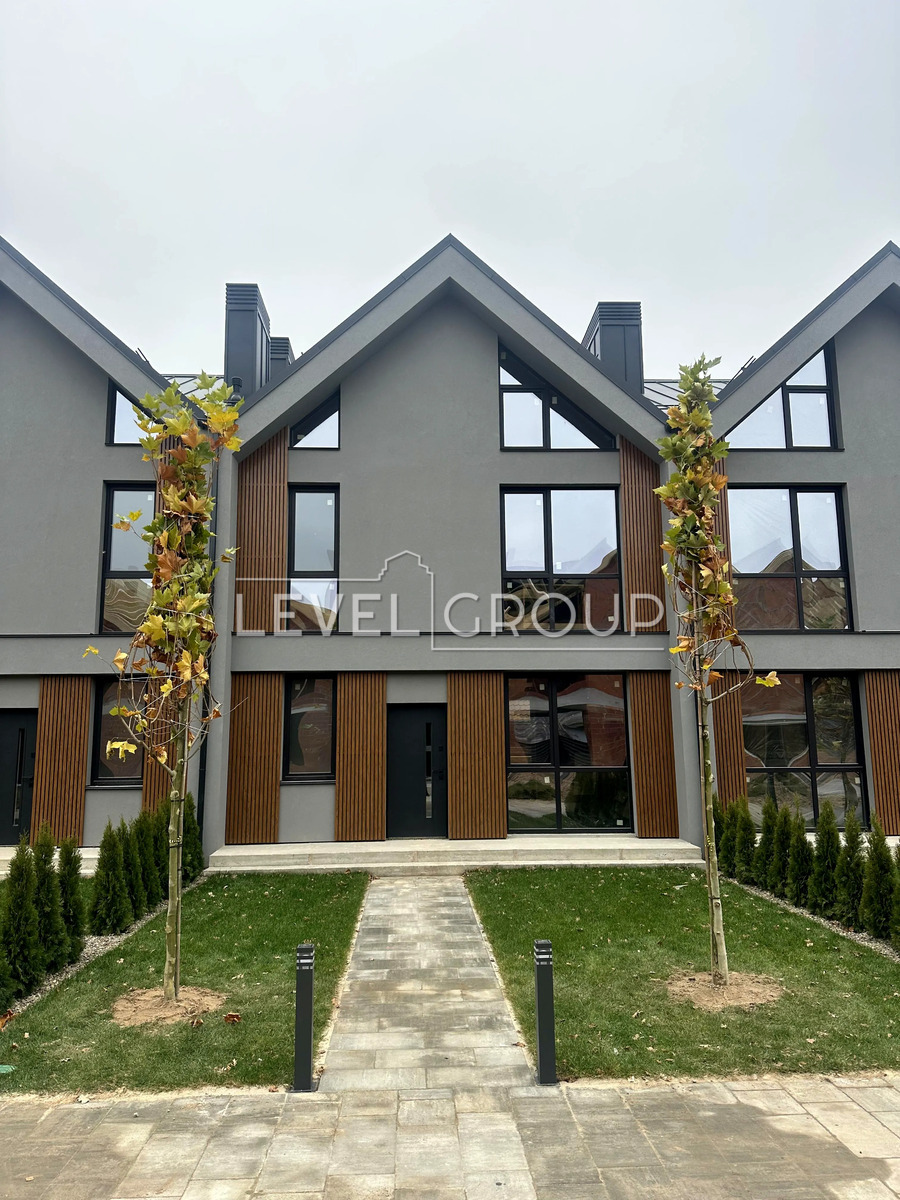 Yevhen Paton St., 15