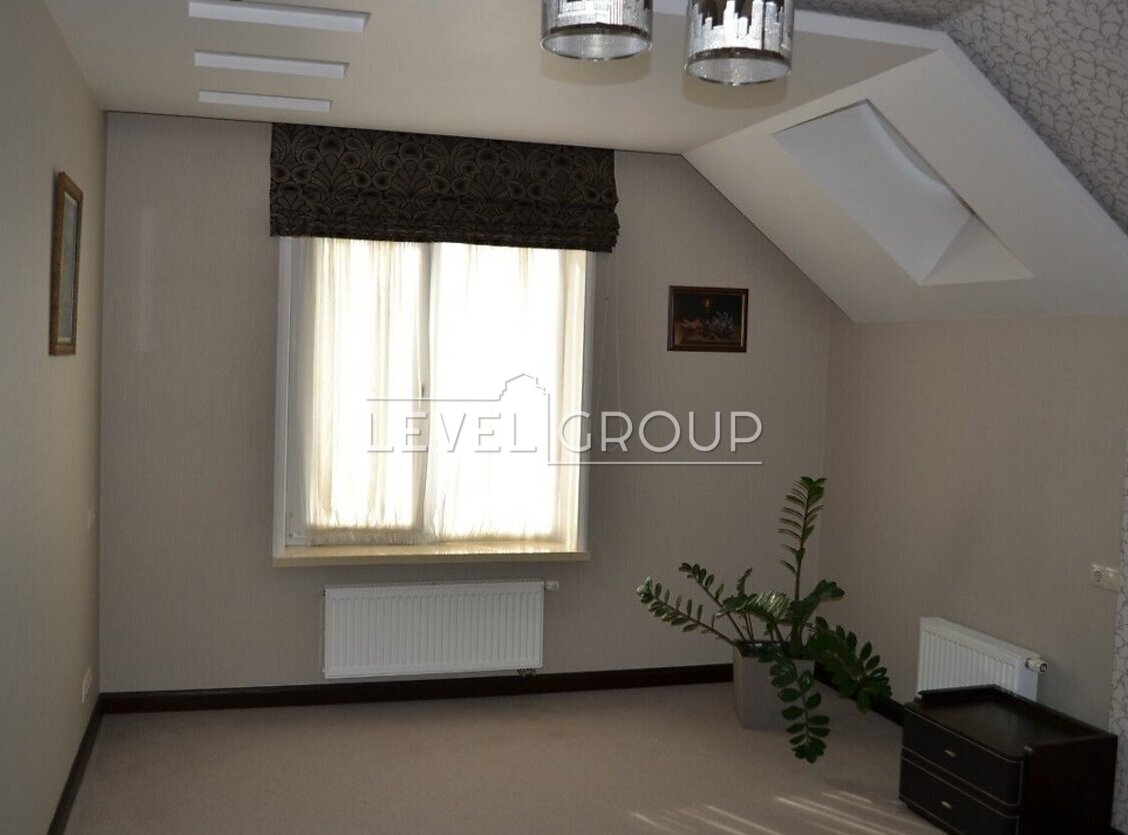 Авіаторів вул., 53
