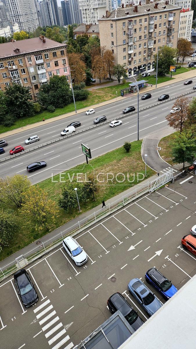 Mykola Mikhnovsky Blvd. (Friendship of Peoples), 19