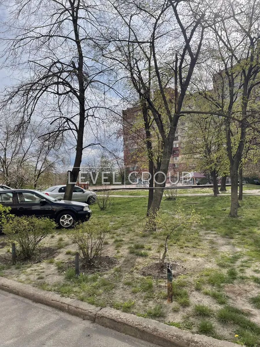 Mykola Zakrevskoho St., 19