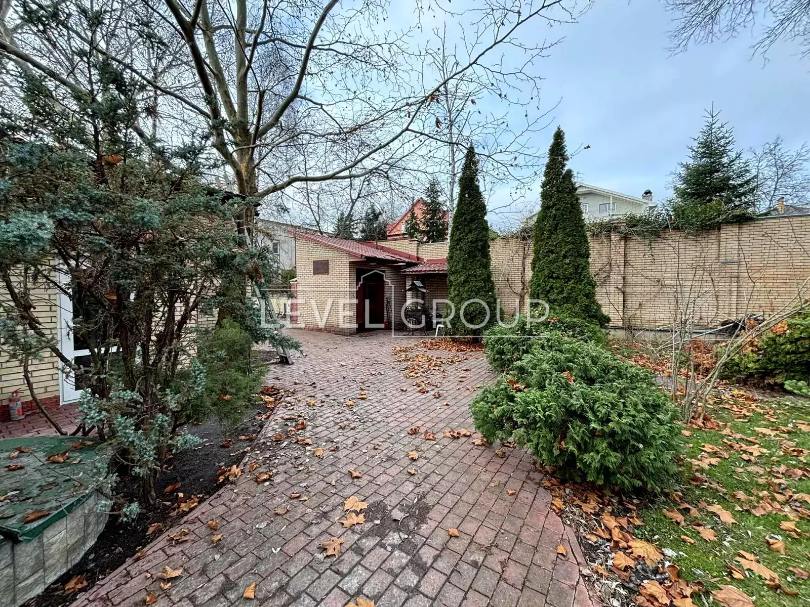 Мистецька вул., 7