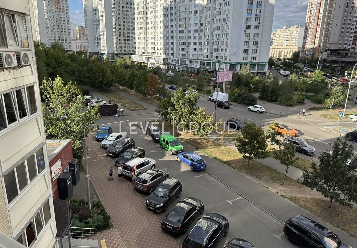 Єлизавети Чавдар вул., 14