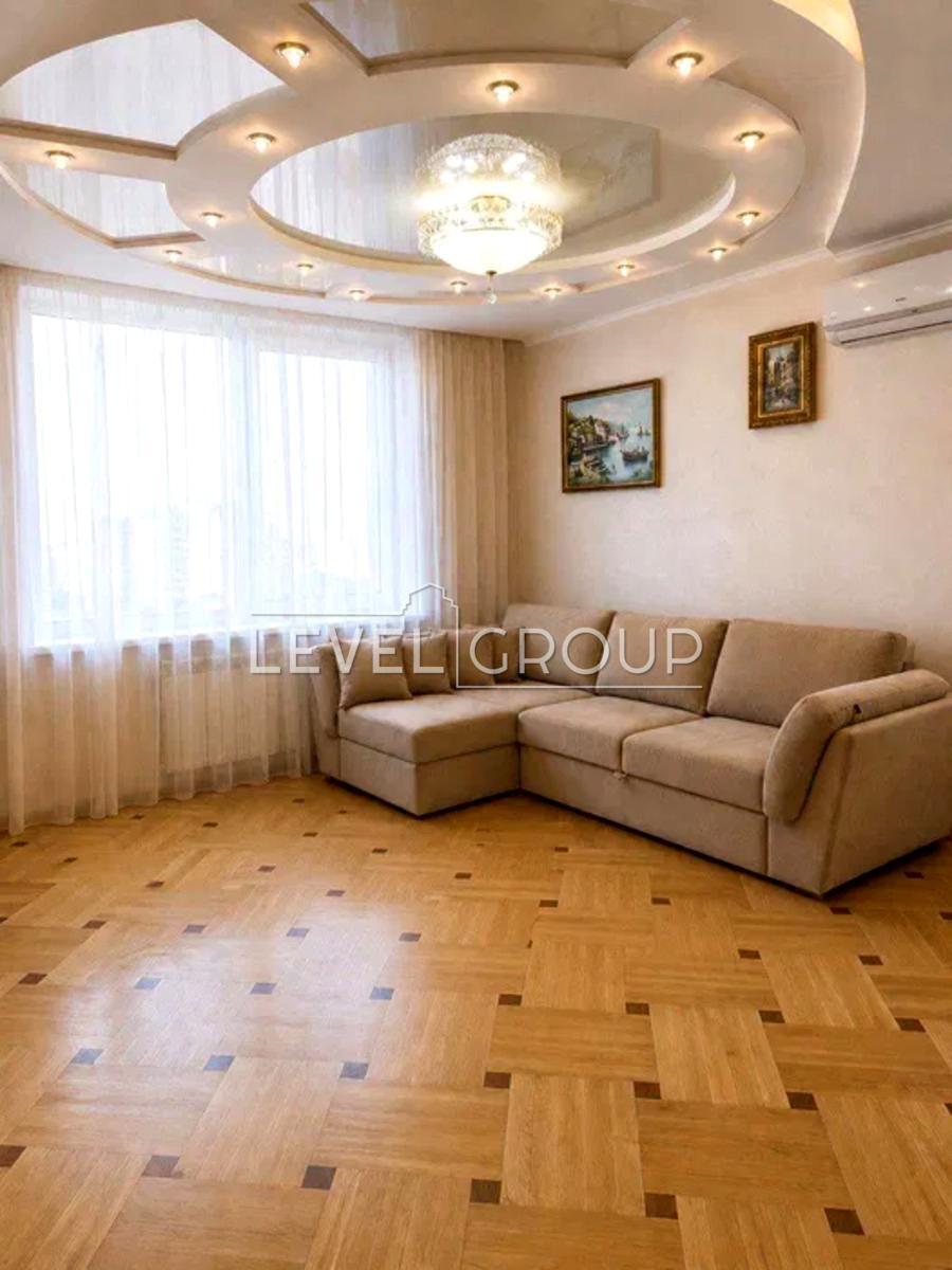 Голосіївський просп. (проспект 40-річчя Жовтня), 30а