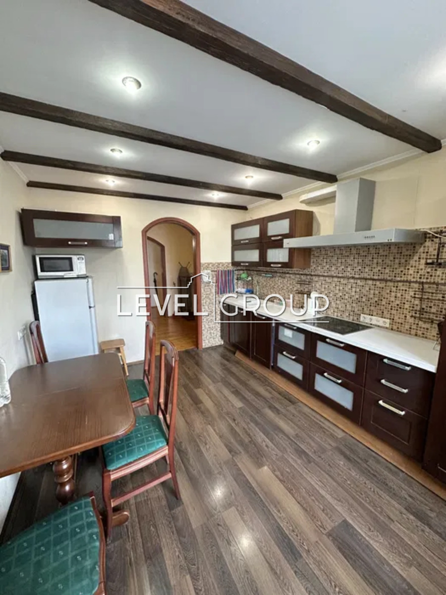 Borys Gmyri St., 1-2