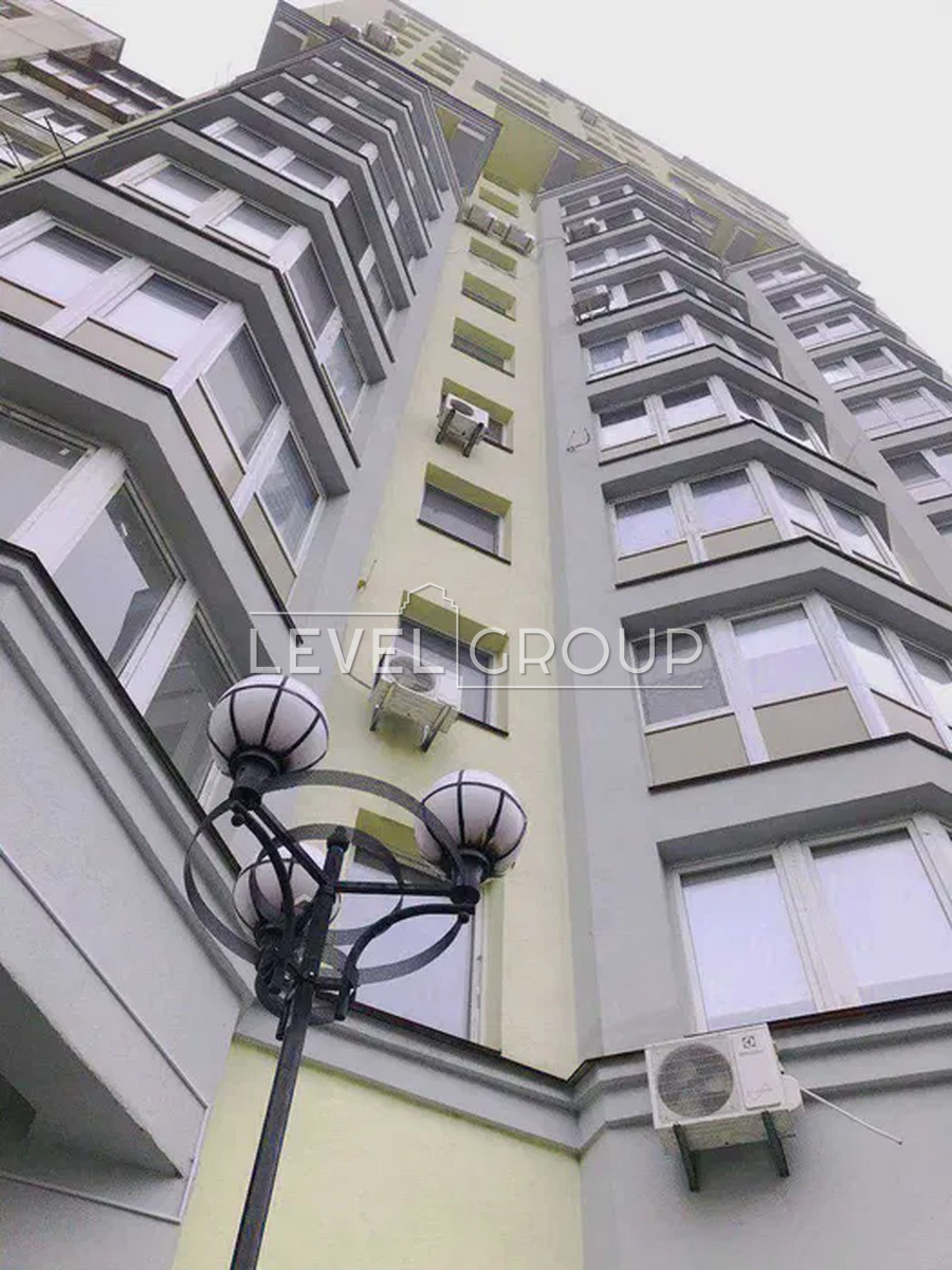 Makiivska St., 10B