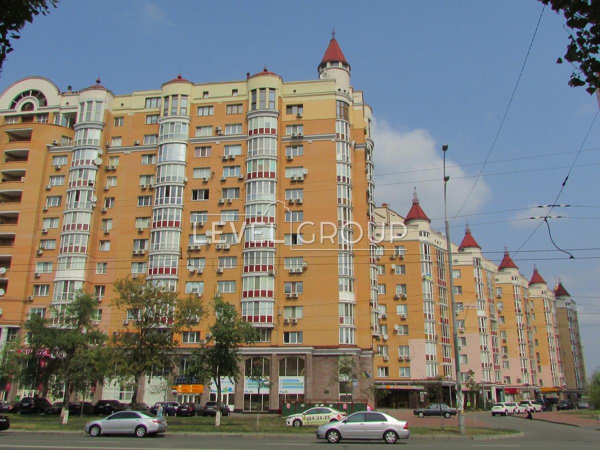 Володимира Івасюка просп. (Героїв Сталінграда), 4