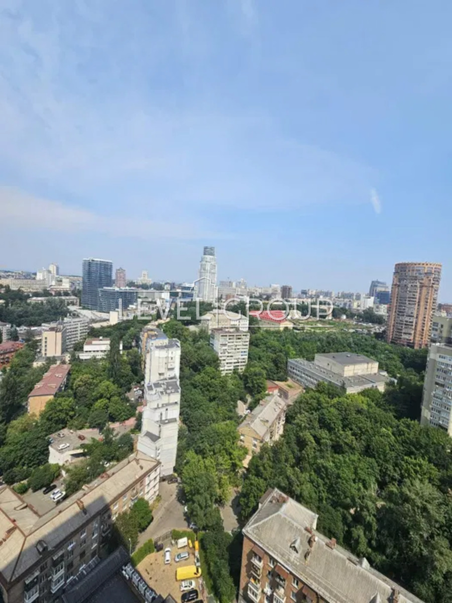 Lesia Ukrainka Blvd., 7v