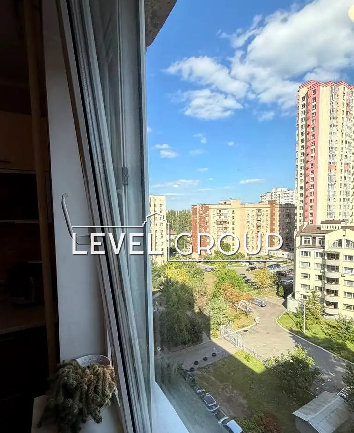 Ореста Васкула вул. (Феодори Пушиної), 8
