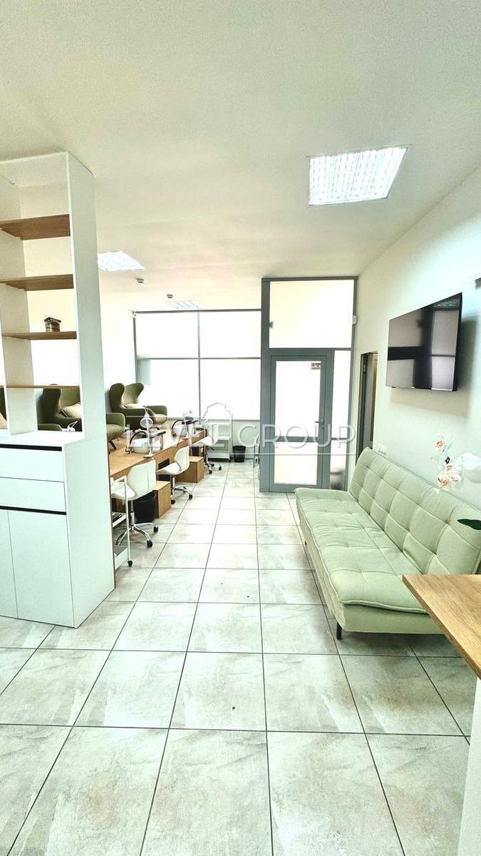 Федора Ернста вул., 16б