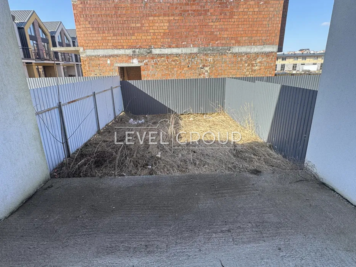 Щаслива вул., 9Б