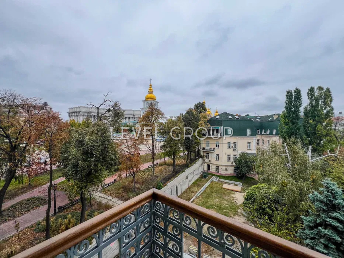 Михайлівська вул., 24а