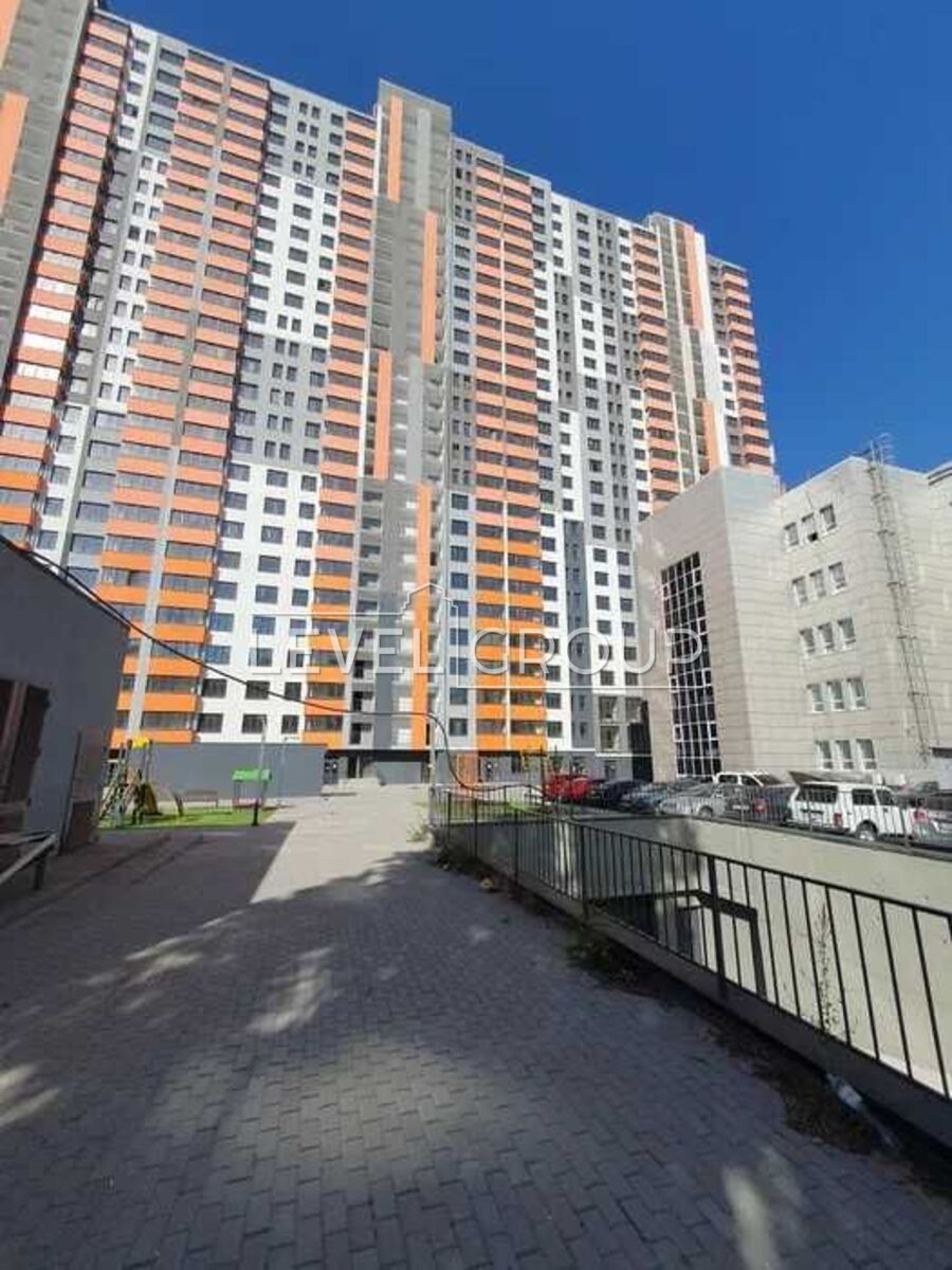 Володимира Сосюри вул., 6