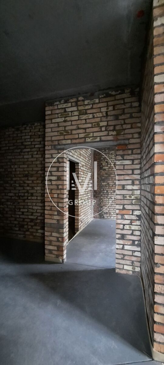 Річна вул., 4