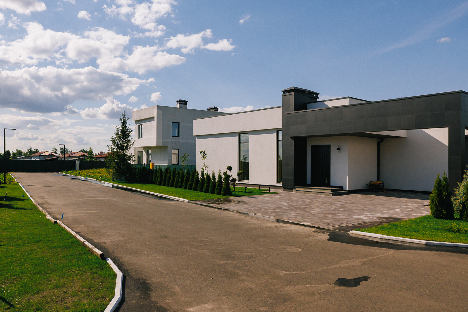 Юліанська, 53