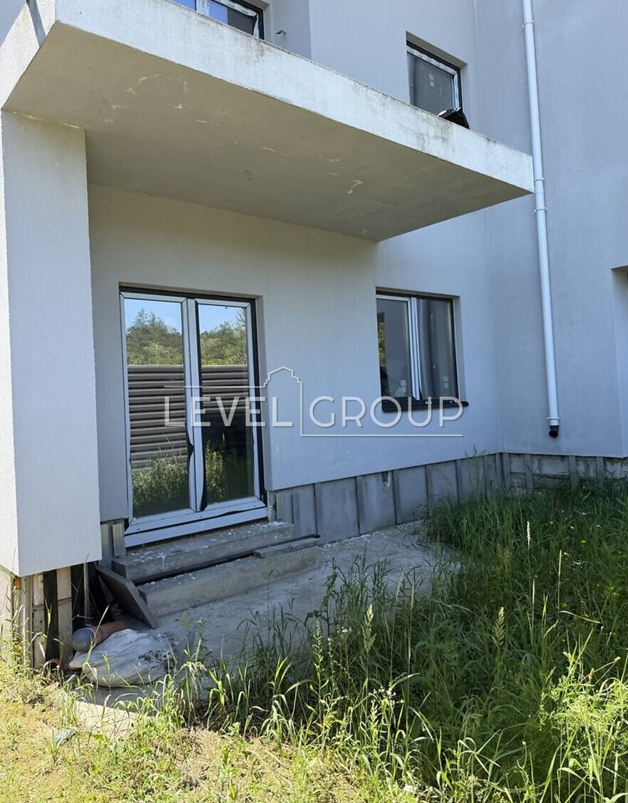 Квартальна вул., 58