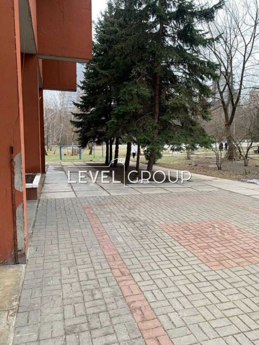 Старонаводницька вул., 8а