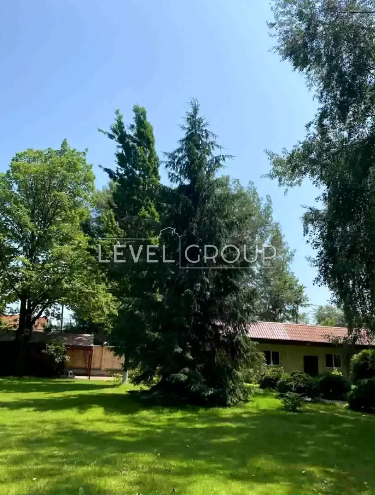 Мистецька вул., 7