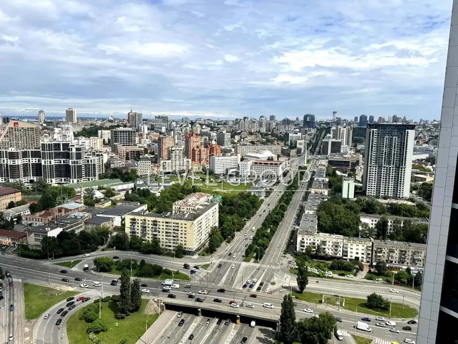 Берестейський просп. (Перемоги), 11