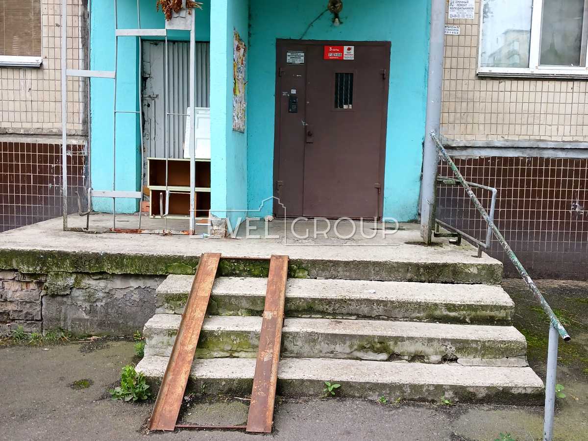 Юрія Шумського вул., 10