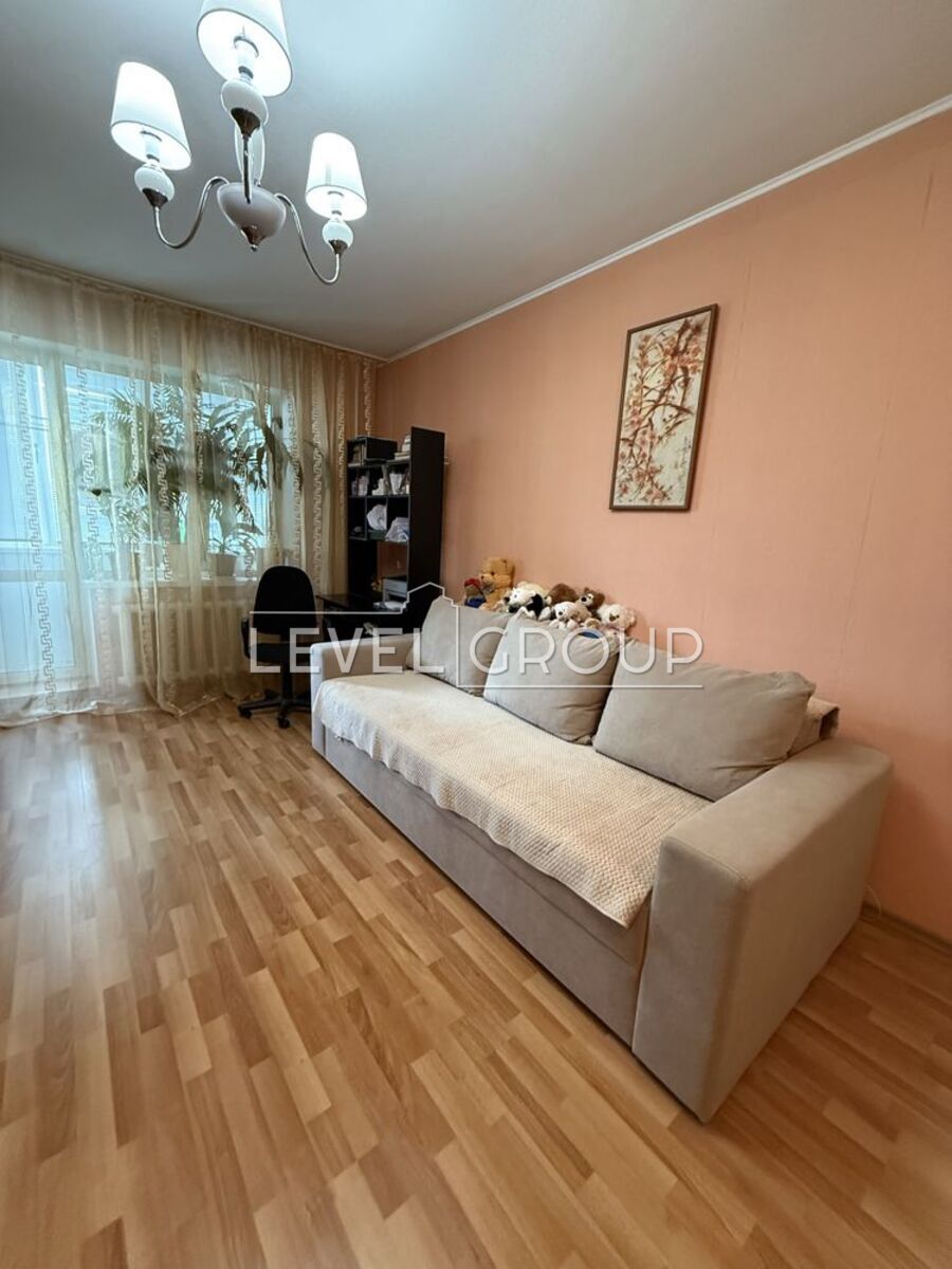 Озерна вул., 14