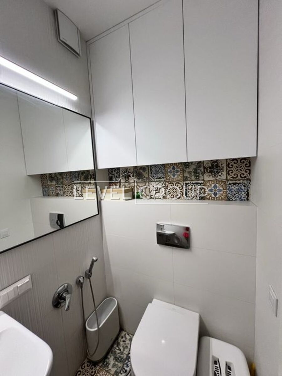 Берестейський просп. (Перемоги), 67а