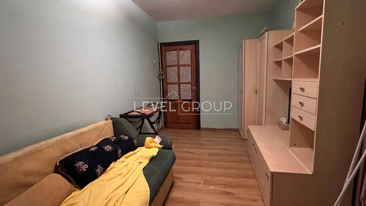 Борщагівська вул., 8