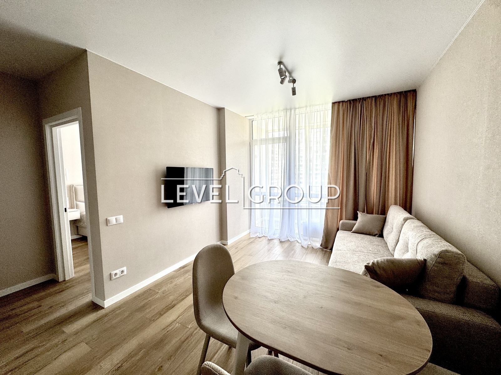 Krister Family Street, 14B