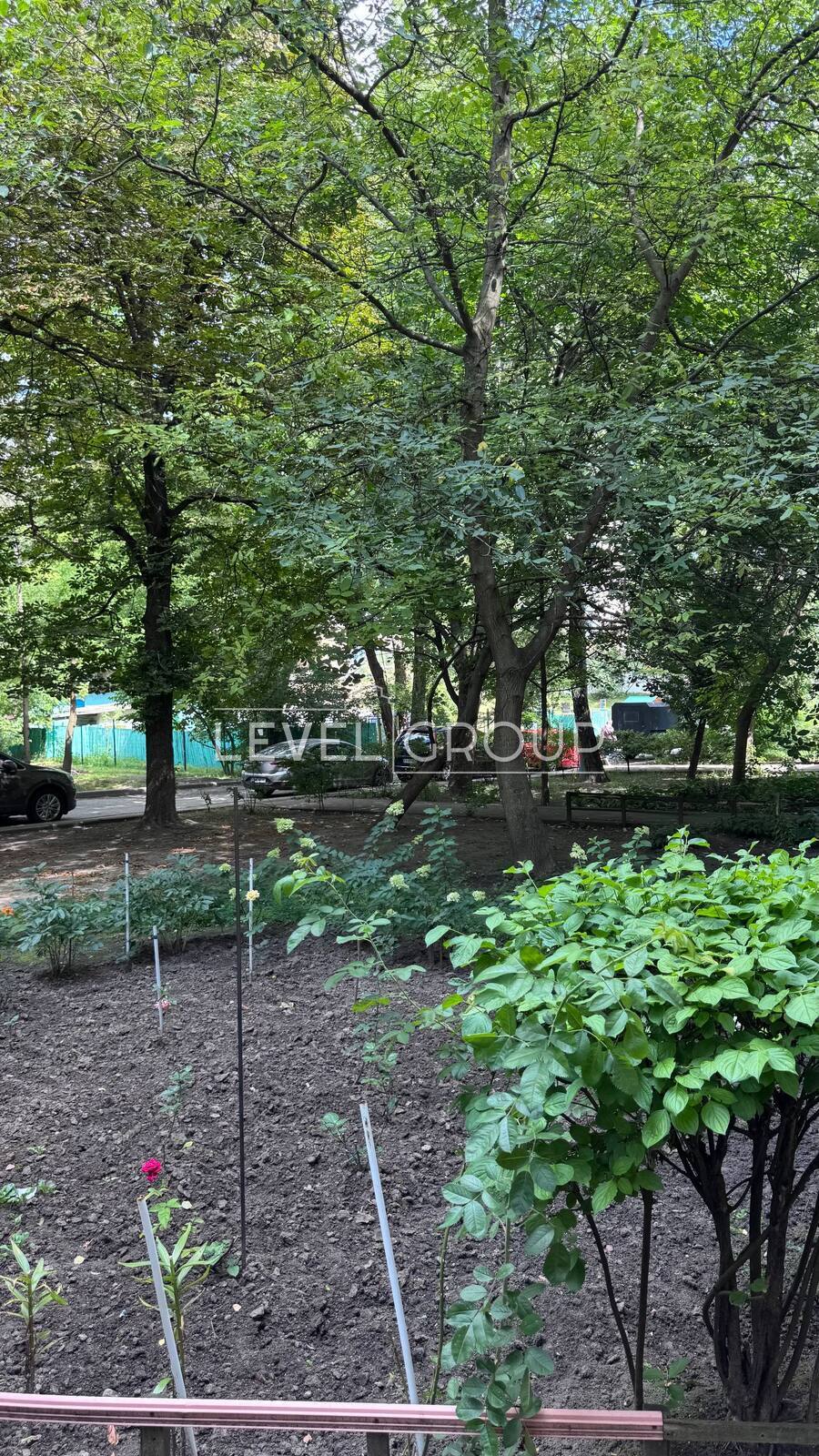 Єреванська вул., 14Г