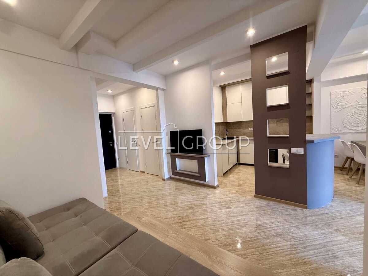 Verkhniy Val St., 27
