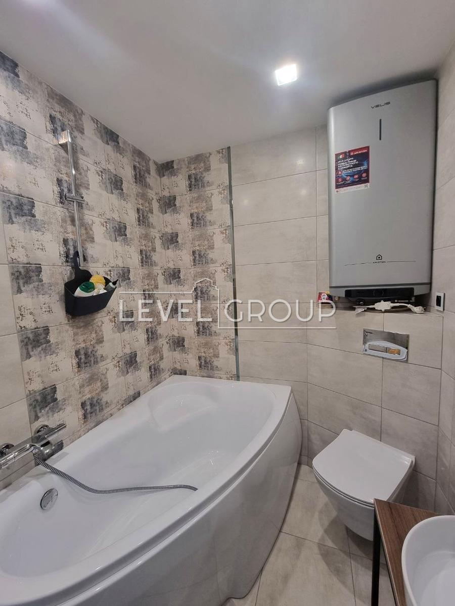 Чоколівський бульв., 22