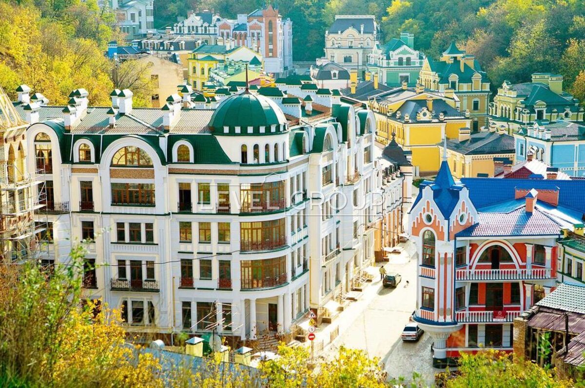 Воздвиженська вул., 48