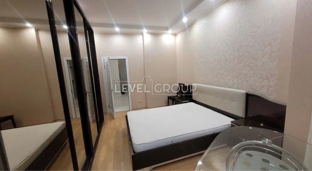 Володимира Івасюка просп. (Героїв Сталінграда), 2г