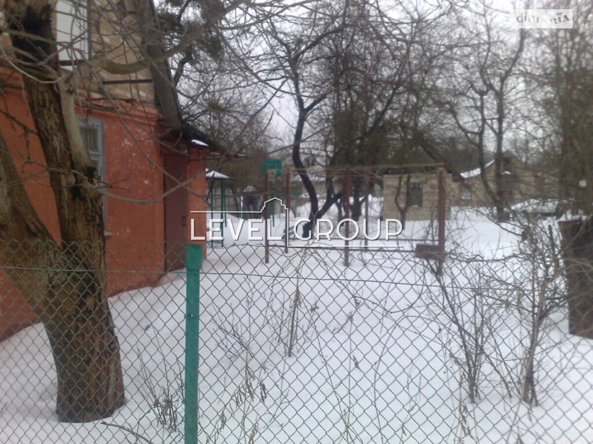 Синьоозерна вул., 18