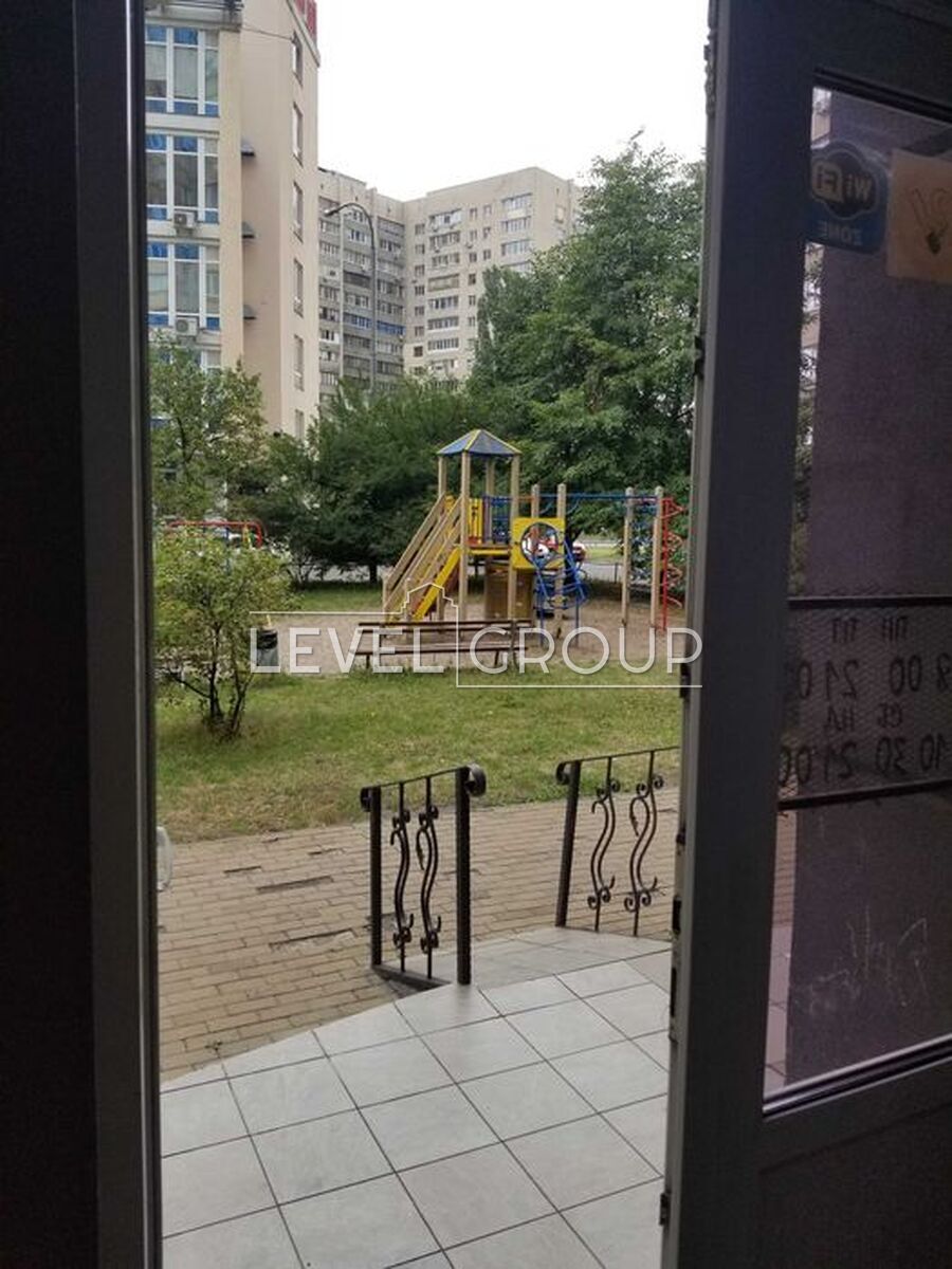 Раїси Окіпної вул., 10А