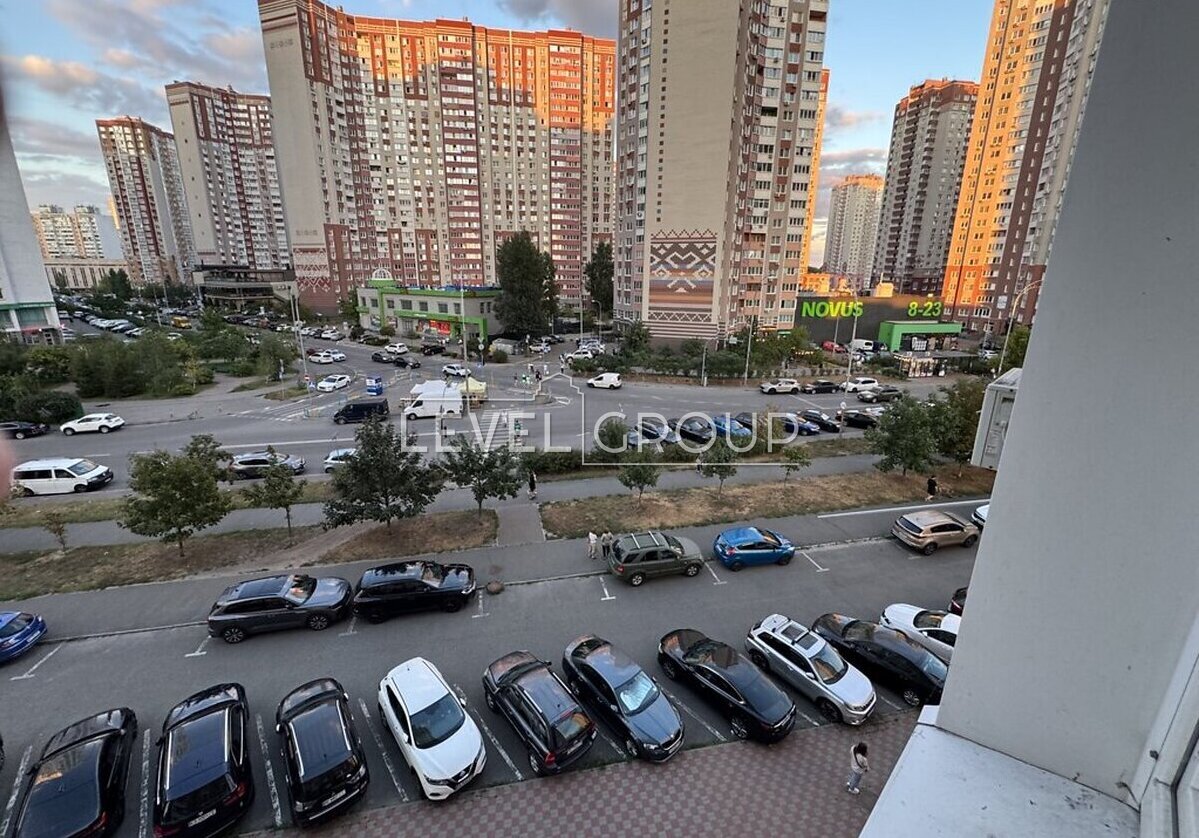 Єлизавети Чавдар вул., 14